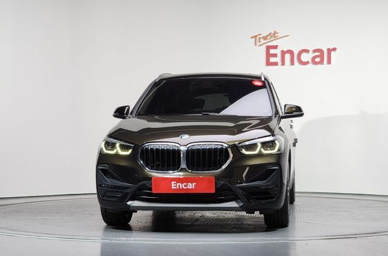 BMW X1 xDrive 20i Advantage — пробег 142 464 км — фото 3 из 5