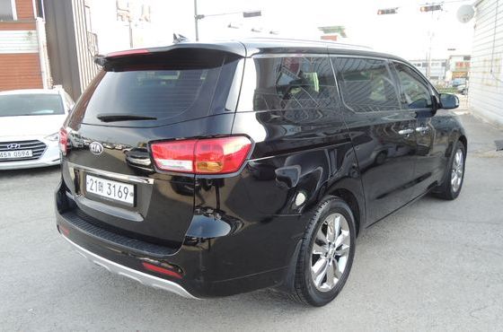 Kia Carnival 9-seater Prestige — пробег 296 617 км — фото 4 из 5