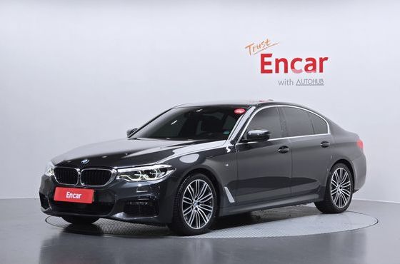 BMW 5-Series 530i M Sport Package Plus — пробег 64 122 км — фото 1 из 5