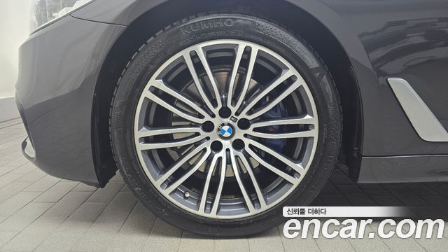 BMW 5-Series 530i M Sport Package Plus — пробег 64 122 км — фото 5 из 5