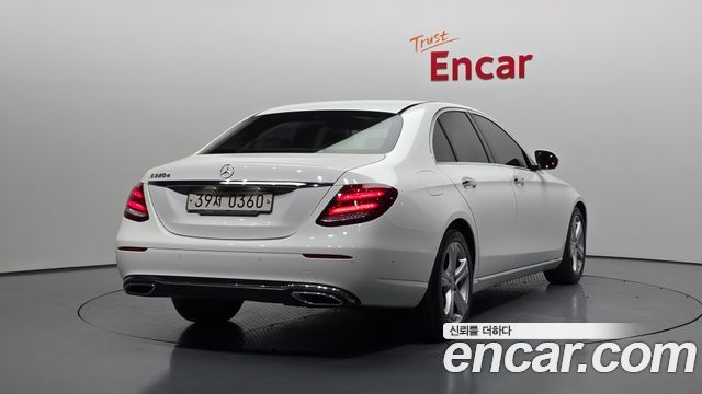 Mercedes-Benz E-Class из Кореи Encar