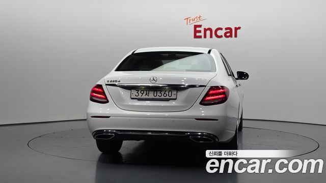Mercedes-Benz E-Class из Кореи Encar