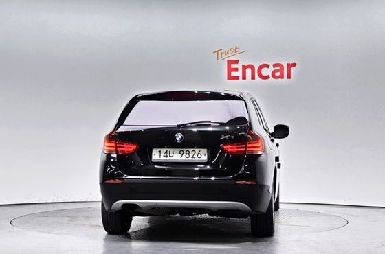 BMW X1 xDrive 18d — пробег 189 062 км — фото 4 из 5