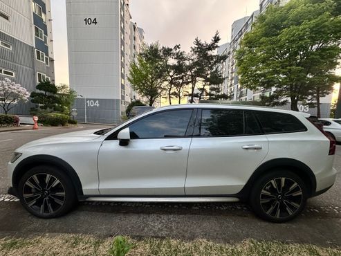 Volvo V60 B5 Ultimate AWD — пробег 58 877 км — фото 2 из 5