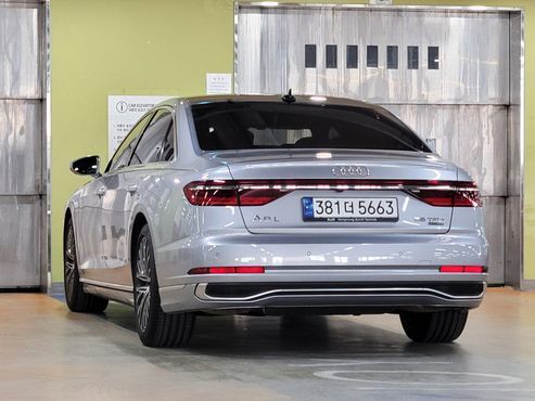 Audi A8 55 TFSI Quattro LWB — пробег 4 100 км — фото 5 из 5