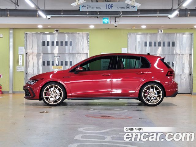 Volkswagen Golf 2.0 GTI — пробег 2 100 км — фото 2 из 5
