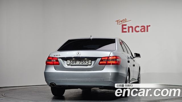 Mercedes-Benz E-Class E200 CGI — пробег 122 776 км — фото 4 из 5