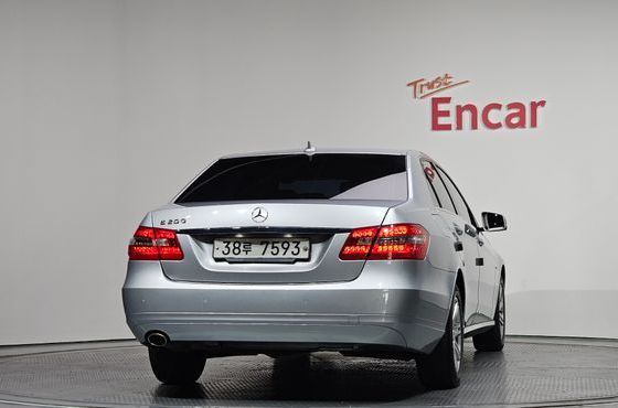 Mercedes-Benz E-Class E200 CGI — пробег 122 776 км — фото 4 из 5