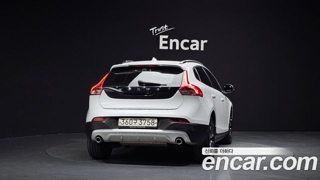 Volvo V40 из Кореи Encar
