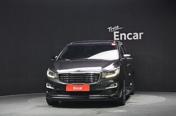 Kia Carnival 11-Seater Deluxe — пробег 80 659 км — фото 3 из 5