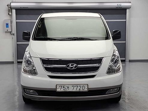Hyundai Starex 11-Seater Wagon HVX VIP PACK — пробег 86 780 км — фото 2 из 5