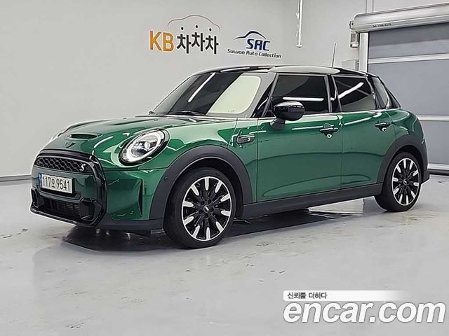 Mini Cooper 5Door Classic Third Generation — пробег 23 046 км — фото 1 из 5