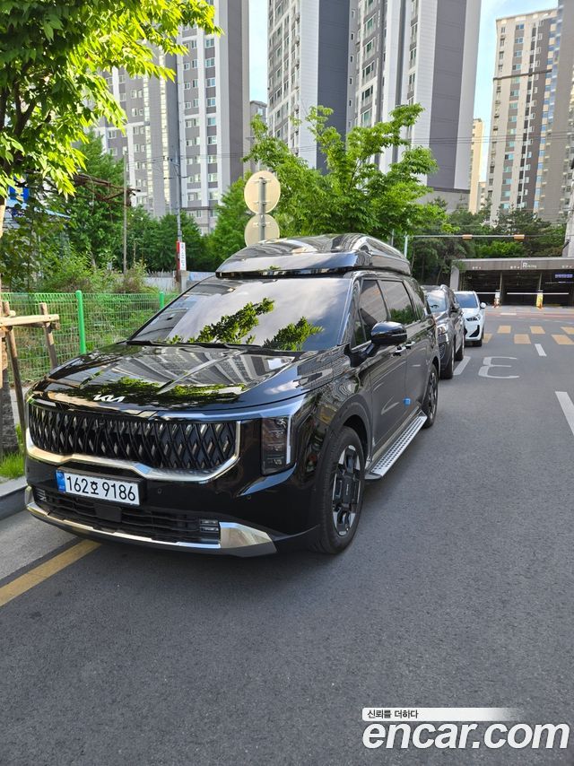 Kia Carnival HEV 9-Seater Hi-Limousine Signature — пробег 1 200 км — фото 4 из 5