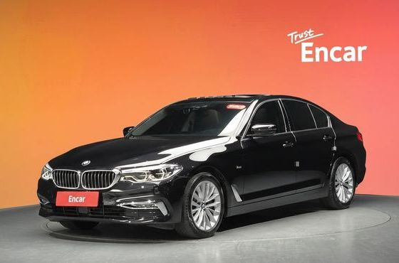 BMW 5-Series 530i xDrive Luxury Plus — пробег 64 514 км — фото 1 из 5
