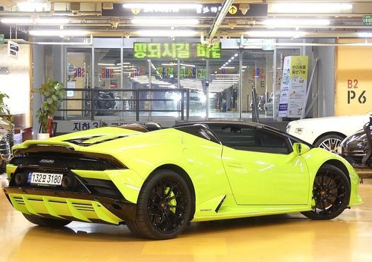 Lamborghini Huracan LP640-4 EVO Spyder — пробег 11 000 км — фото 3 из 5