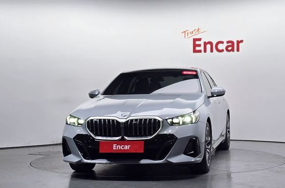 BMW 5-Series 520i M Sport — пробег 10 370 км — фото 3 из 5