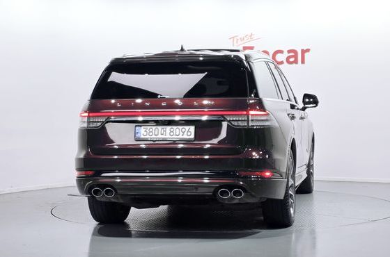 Lincoln Aviator 3.0 PHEV GT AWD — пробег 66 387 км — фото 4 из 5