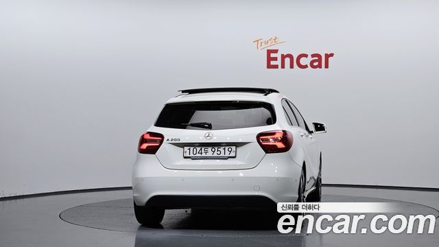 Mercedes-Benz A-Class A200 — пробег 144 071 км — фото 4 из 5