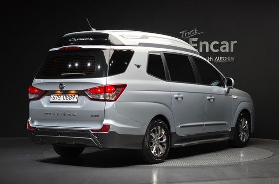 Ssangyong KORANDO 4WD Chateau 9-seater High-Limousine — пробег 201 070 км — фото 2 из 5