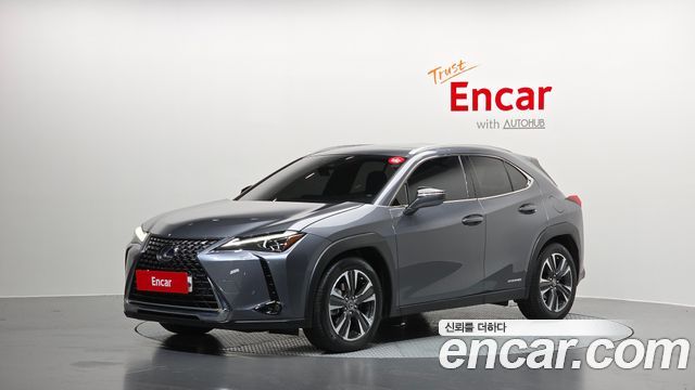 Lexus UX 2.0 AWD — пробег 139 679 км — фото 1 из 5