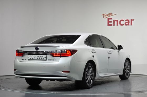 Lexus ES Supreme+ XV60 — пробег 87 961 км — фото 2 из 5