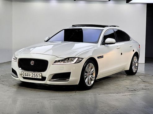 Jaguar XF 20d Portfolio — пробег 117 971 км — фото 1 из 5