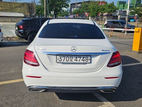 Mercedes-Benz E-Class E300 4MATIC Exclusive — пробег 104 364 км — фото 4 из 5