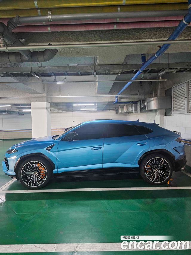 Lamborghini Urus из Кореи Encar
