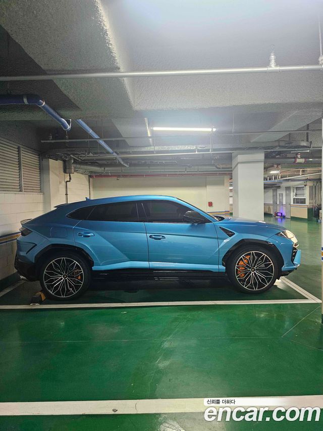 Lamborghini Urus из Кореи Encar
