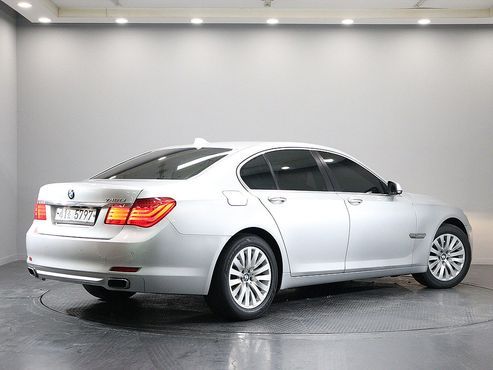 BMW 7-Series 740i — пробег 240 000 км — фото 3 из 5