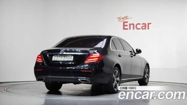Mercedes-Benz E-Class из Кореи Encar
