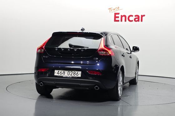 Volvo V40 D3 2nd — пробег 97 313 км — фото 4 из 5