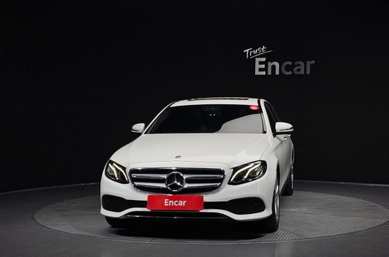Mercedes-Benz E-Class E200 Avantgarde — пробег 72 770 км — фото 3 из 5