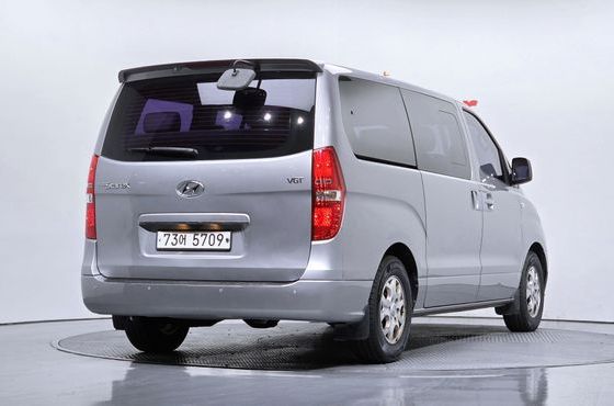 Hyundai Starex 11-Seater Wagon CVX Luxury — пробег 135 839 км — фото 2 из 5