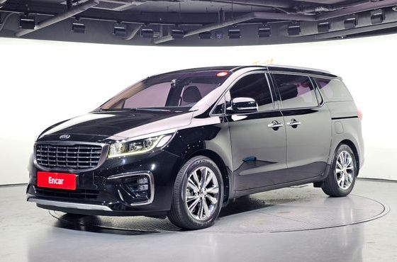 Kia Carnival Gasoline 7-Seater Limousine VIP — пробег 37 375 км — фото 1 из 5