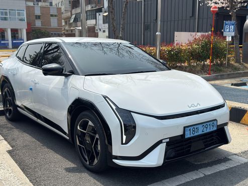 Kia EV4 Long Range 2WD GT LIne — пробег 826 км — фото 3 из 5