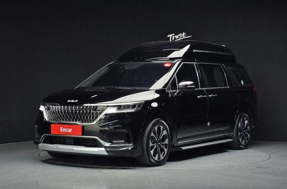 Kia Carnival Gasoline 7-Seater Hi-Limousine Signature — пробег 59 205 км — фото 1 из 5