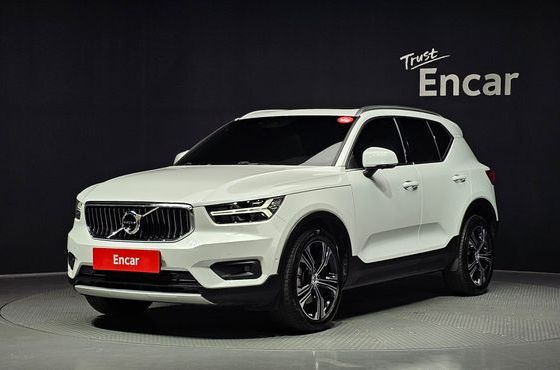 Volvo XC40 T4 Inscription — пробег 30 605 км — фото 1 из 5