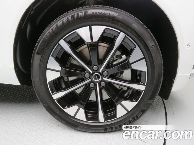 Volvo XC60 T8 Ultra Bright — пробег 4 669 км — фото 5 из 5