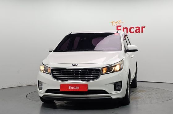 Kia Carnival 11-seater Deluxe — пробег 291 026 км — фото 3 из 5
