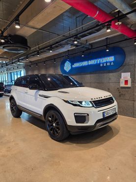 Land Rover Range Rover Evoque 2.0 TD4 SE — пробег 110 000 км — фото 3 из 5