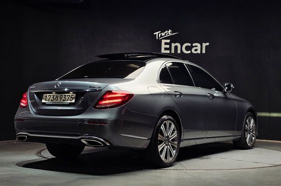 Mercedes-Benz E-Class E450 4MATIC Exclusive — пробег 93 535 км — фото 2 из 5