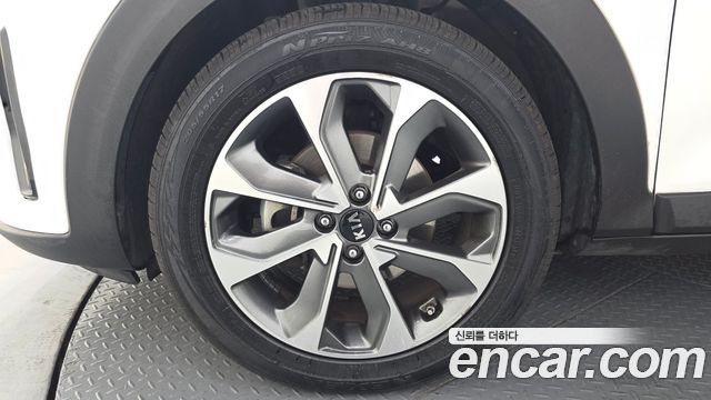Kia Stonic из Кореи Encar