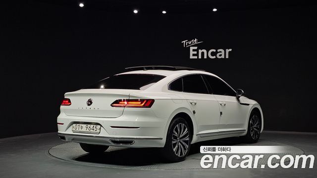 Volkswagen Arteon 2.0 TDI Premium — пробег 87 988 км — фото 2 из 5