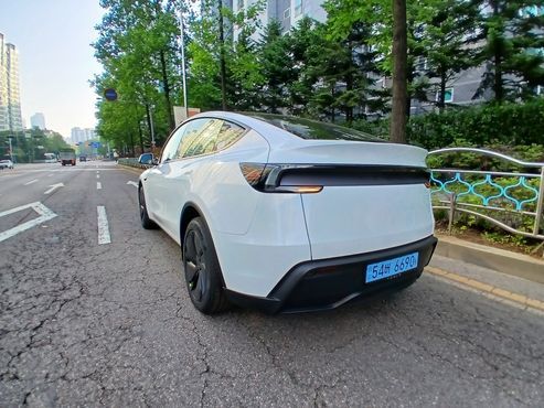 Tesla Model Y Premium RWD — пробег 834 км — фото 5 из 5