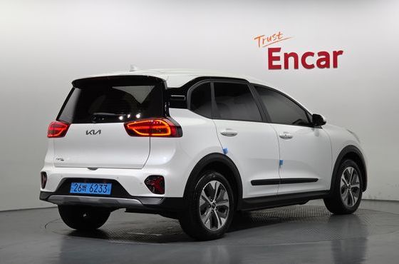 Kia Niro Earth — пробег 28 300 км — фото 2 из 5