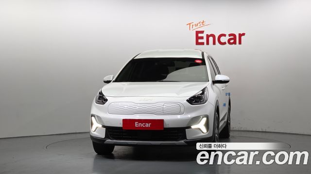 Kia Niro Earth — пробег 28 300 км — фото 3 из 5