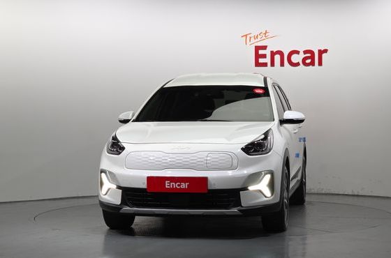 Kia Niro Earth — пробег 28 300 км — фото 3 из 5
