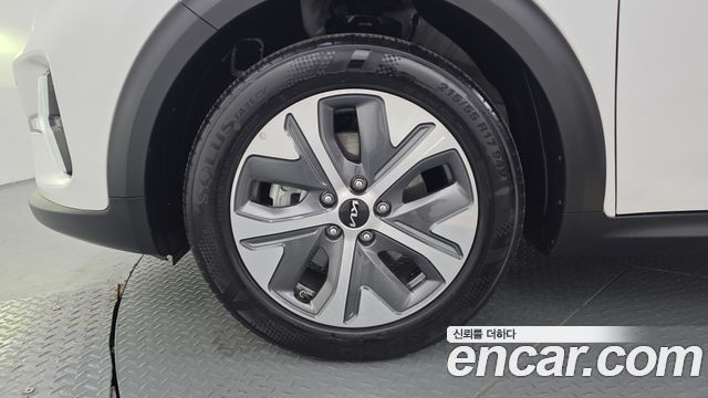 Kia Niro Earth — пробег 28 300 км — фото 5 из 5