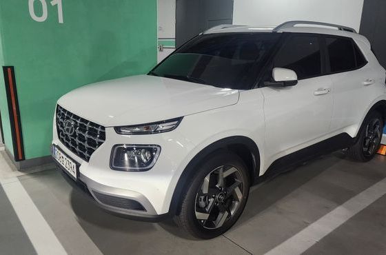 Hyundai Venue 1,6 Premium — пробег 6 966 км — фото 2 из 5